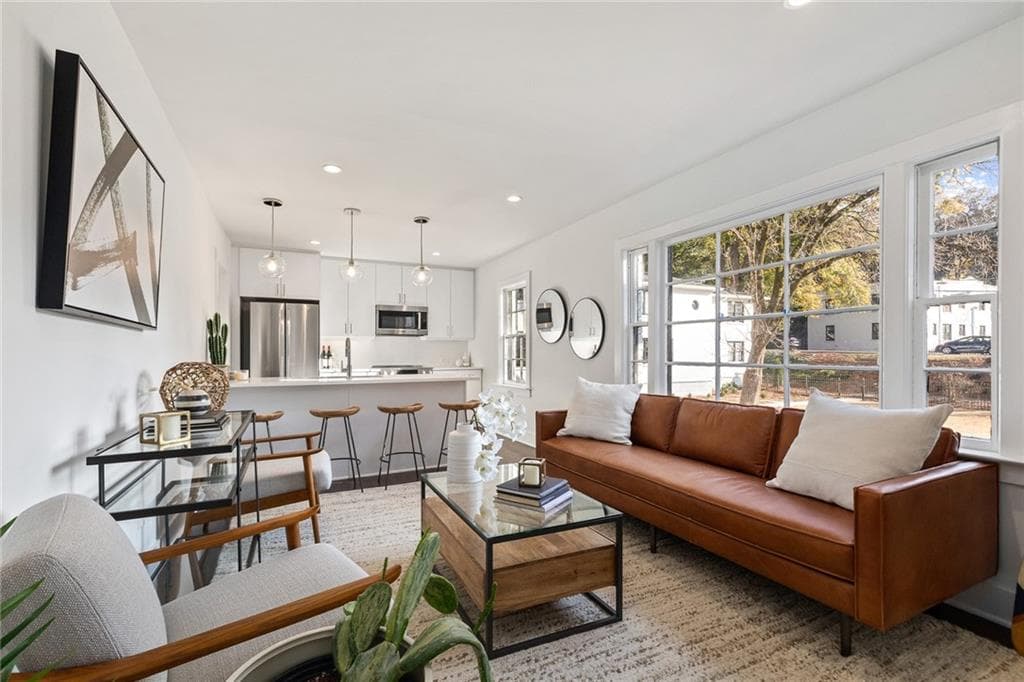 2 bedroom, 2 bathroom, 821 sq ft condominium sold at 120 Peachtree Memorial Drive 99-B3, Atlanta, GA 30309