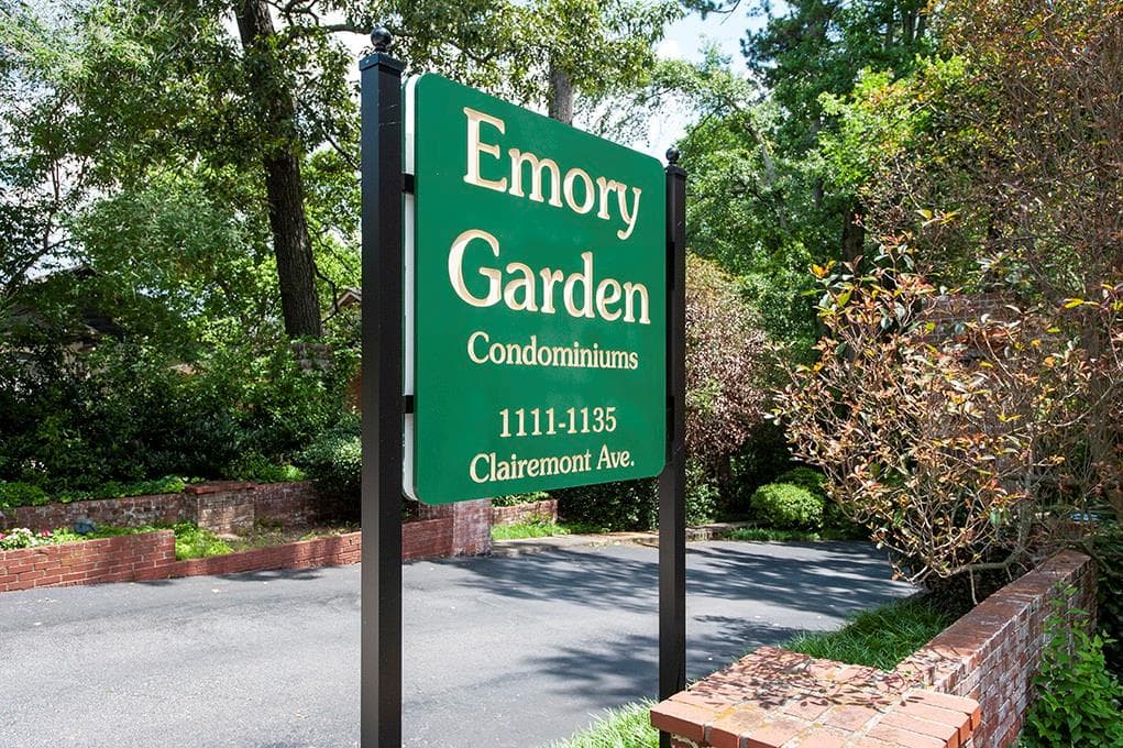 2 bedroom, 1 bathroom, 1,075 sq ft condominium sold at 1111 Clairemont Avenue B6, Decatur, GA 30030