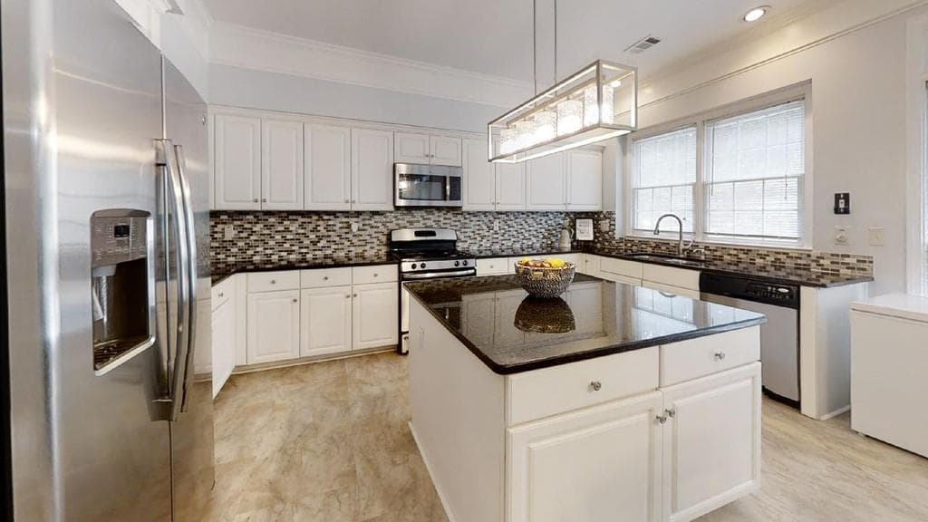 1945 Lytham Court, Dunwoody, GA 30338 — most recent listing photo