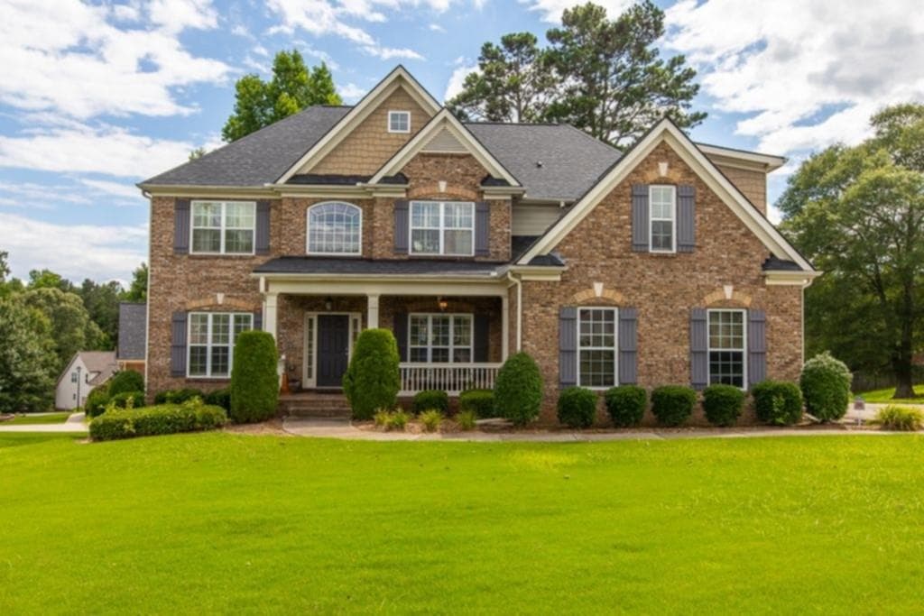 5 bedroom, 4 bathroom, 3,369 sq ft single family residence sold at 9115 Hannahs Crossing Drive, Gainesville, GA 30506
