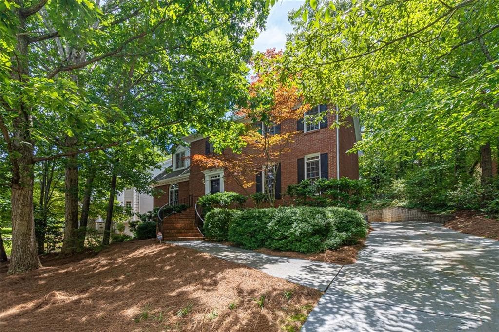 9765 Summer Oaks Drive, Roswell, GA 30076 — most recent listing photo