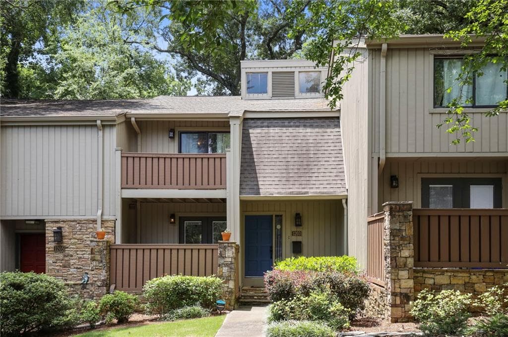 4 bedroom, 4 bathroom, 2,472 sq ft townhouse sold at 1203 Druid Knoll Drive 1203, Brookhaven, GA 30319