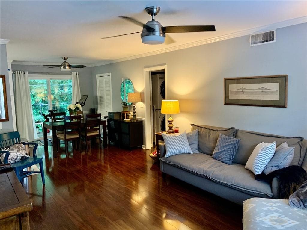 2 bedroom, 1 bathroom, 923 sq ft condominium sold at 510 Coventry Road 4D, Decatur, GA 30030