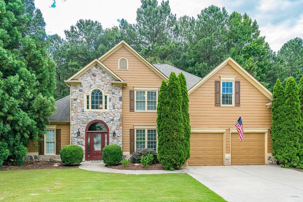 4 bedroom, 3 bathroom, 2,676 sq ft single family residence sold at 282 Lincolnwood Lane, Acworth, GA 30101