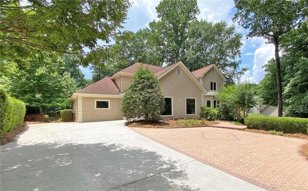 5 bedroom, 5 bathroom, 3,299 sq ft single family residence sold at 2315 Roxburgh Drive, Roswell, GA 30076