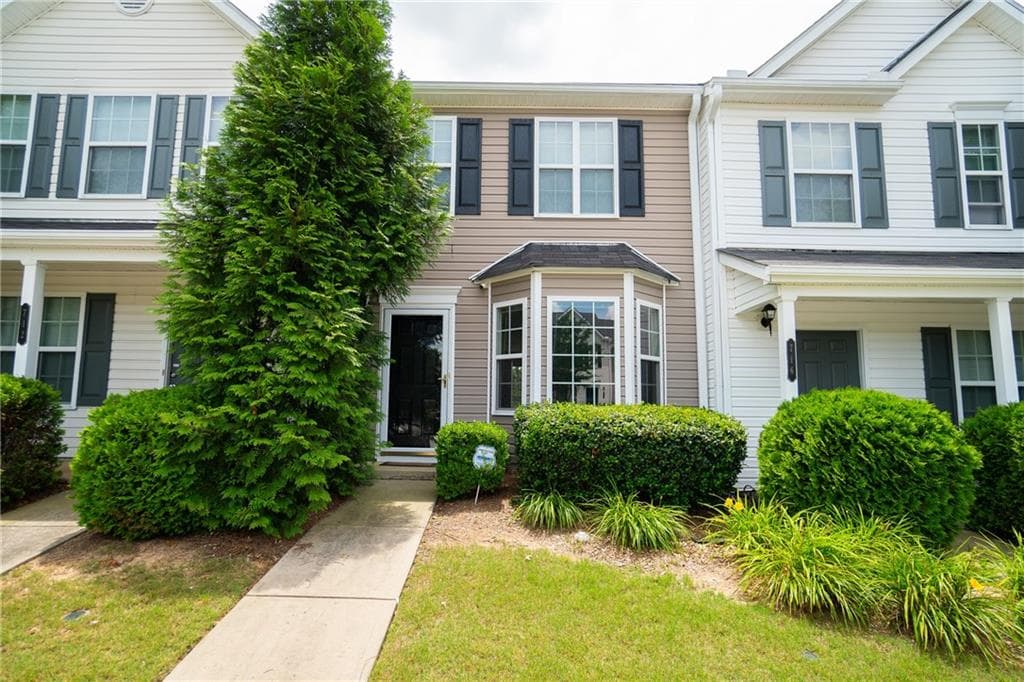 2 bedroom, 3 bathroom, 1,250 sq ft townhouse sold at 714 Crestwell Circle, Atlanta, GA 30331