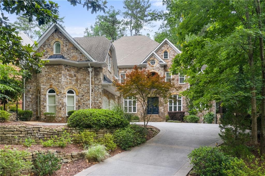 6 bedroom, 8 bathroom, 6,883 sq ft single family residence sold at 1012 Canter Road, Atlanta, GA 30324