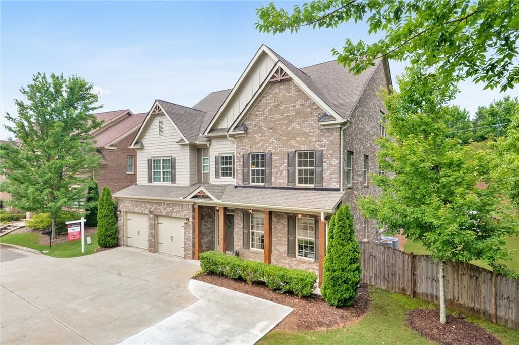 7805 Stratford Lane, Sandy Springs, GA 30350 — most recent listing photo