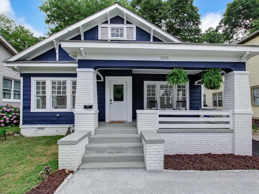 3 bedroom, 2 bathroom, 1,301 sq ft single family residence sold at 1595 Melrose Drive, Atlanta, GA 30310