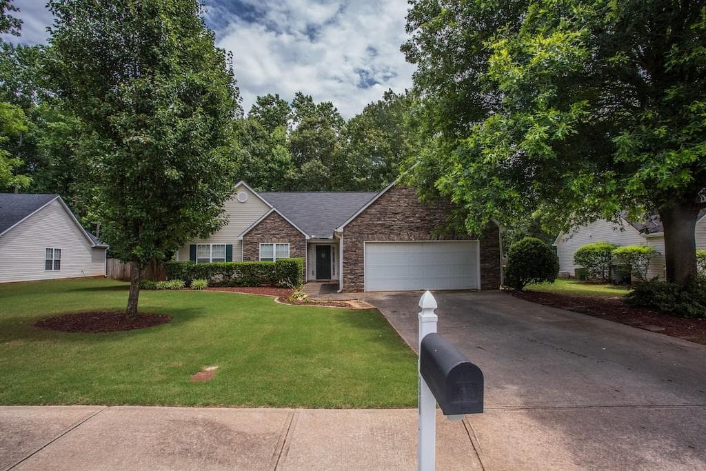 3 bedroom, 2 bathroom, 1,600 sq ft single family residence sold at 3511 Lynley Mill Lane, Dacula, GA 30019