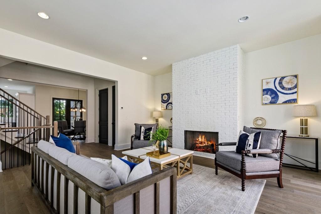 3 bedroom, 4 bathroom, 2,495 sq ft townhouse sold at 3667 Peachtree Road 4, Atlanta, GA 30319