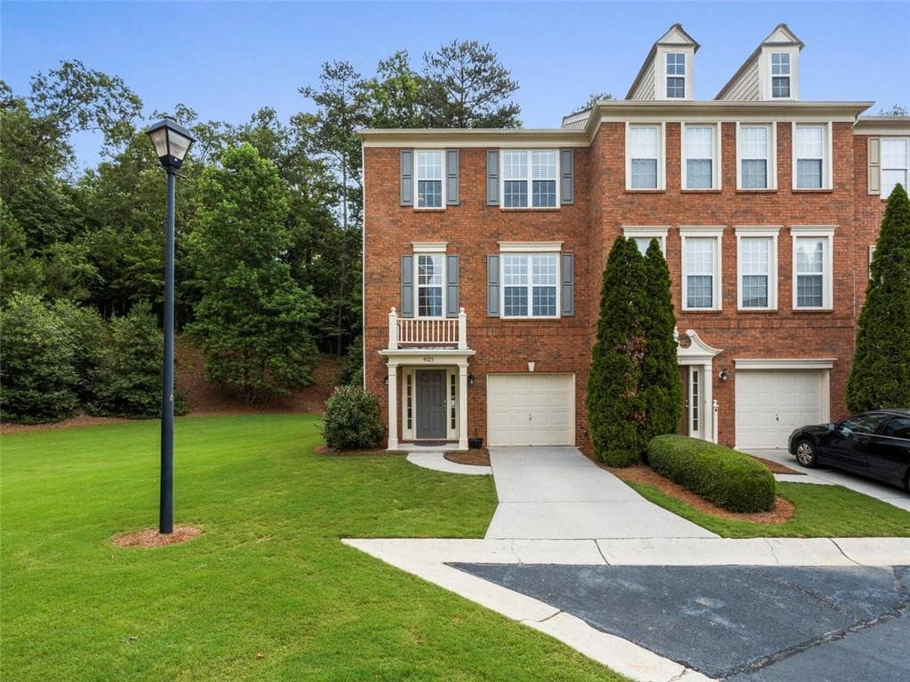 4 bedroom, 4 bathroom, 1,792 sq ft townhouse sold at 4025 Edgecomb Drive, Roswell, GA 30075