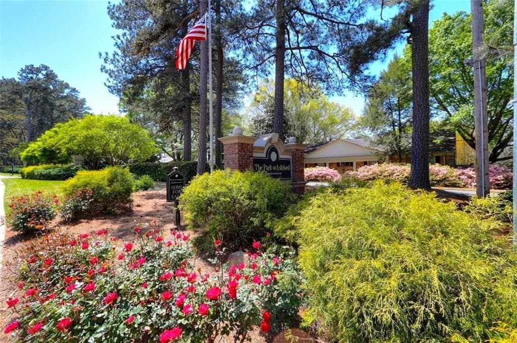 2 bedroom, 1 bathroom, 1,008 sq ft condominium sold at 3650 Ashford Dunwoody Rd NE Road 721, Brookhaven, GA 30319