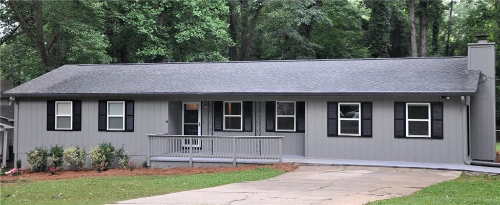 3 bedroom, 2 bathroom, 1,702 sq ft single family residence sold at 874 Williamsburg Court, Mableton, GA 30126