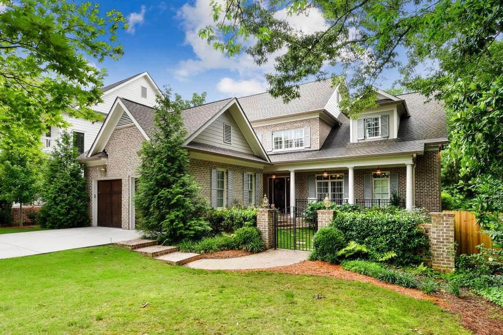 5 bedroom, 5 bathroom, 4,000 sq ft single family residence sold at 1345 Fernwood Circle, Atlanta, GA 30319