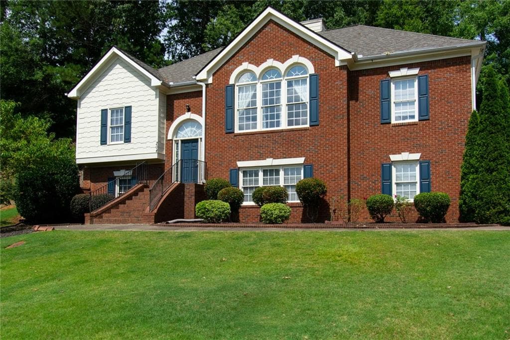 5 bedroom, 3 bathroom, 2,324 sq ft single family residence sold at 204 Matthew Lane, Woodstock, GA 30189