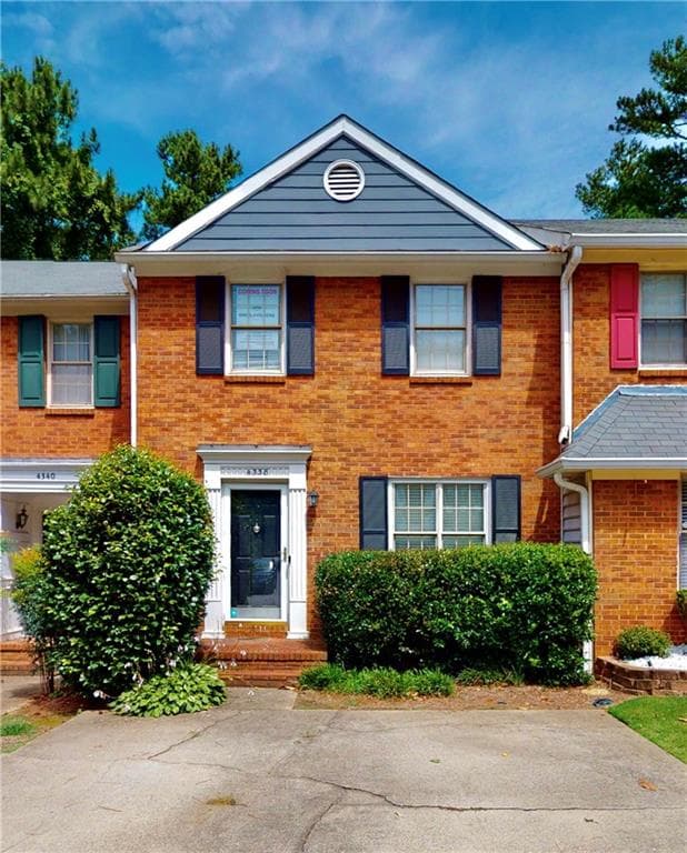 3 bedroom, 3 bathroom, 1,810 sq ft townhouse sold at 4338 Ivy Glen Court, Smyrna, GA 30082