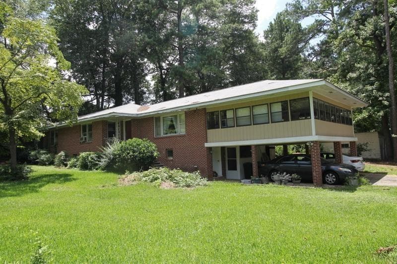 3 bedroom, 2 bathroom, 1,738 sq ft single family residence sold at 3225 SE Lamar Circle, Smyrna, GA 30082