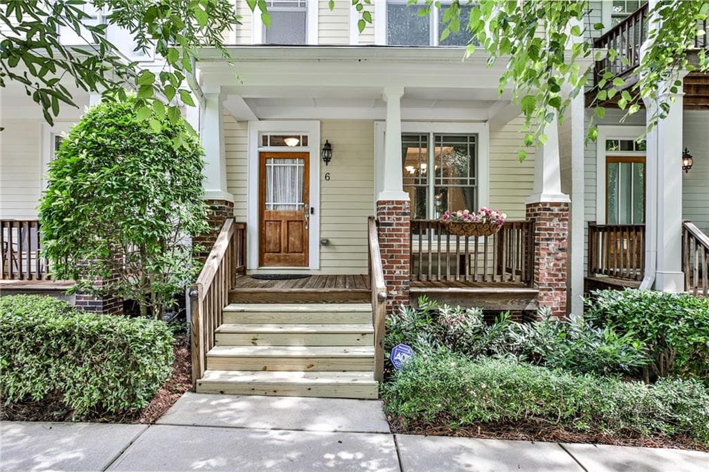 3 bedroom, 4 bathroom, 1,862 sq ft townhouse sold at 6 Oakhurst Terrace, Decatur, GA 30030