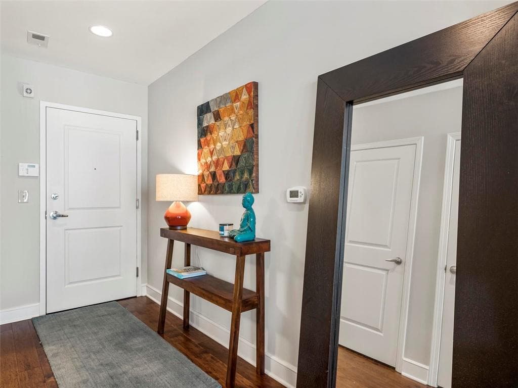 1 bedroom, 1 bathroom, 774 sq ft condominium sold at 44 Peachtree Place 1829, Atlanta, GA 30309
