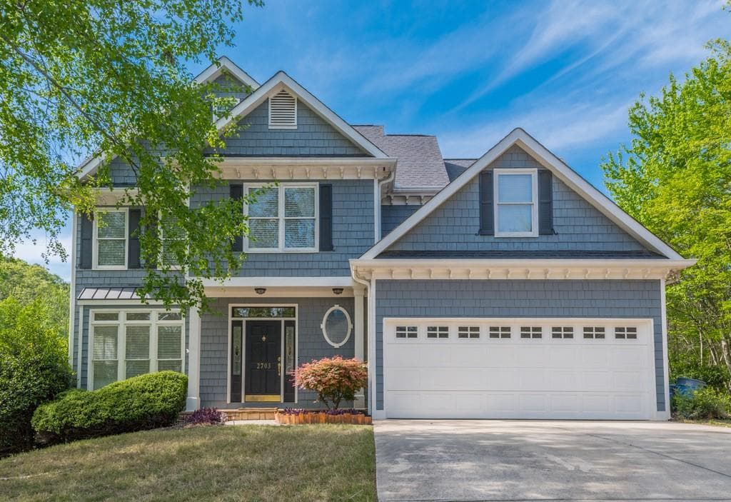 4 bedroom, 4 bathroom, 2,617 sq ft single family residence sold at 2707 Inglewood Drive, Gainesville, GA 30504