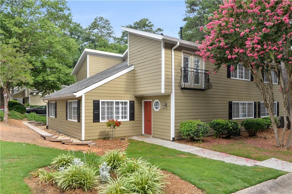 2 bedroom, 3 bathroom, 1,290 sq ft condominium sold at 1468 Briarwood Road 1601, Brookhaven, GA 30319