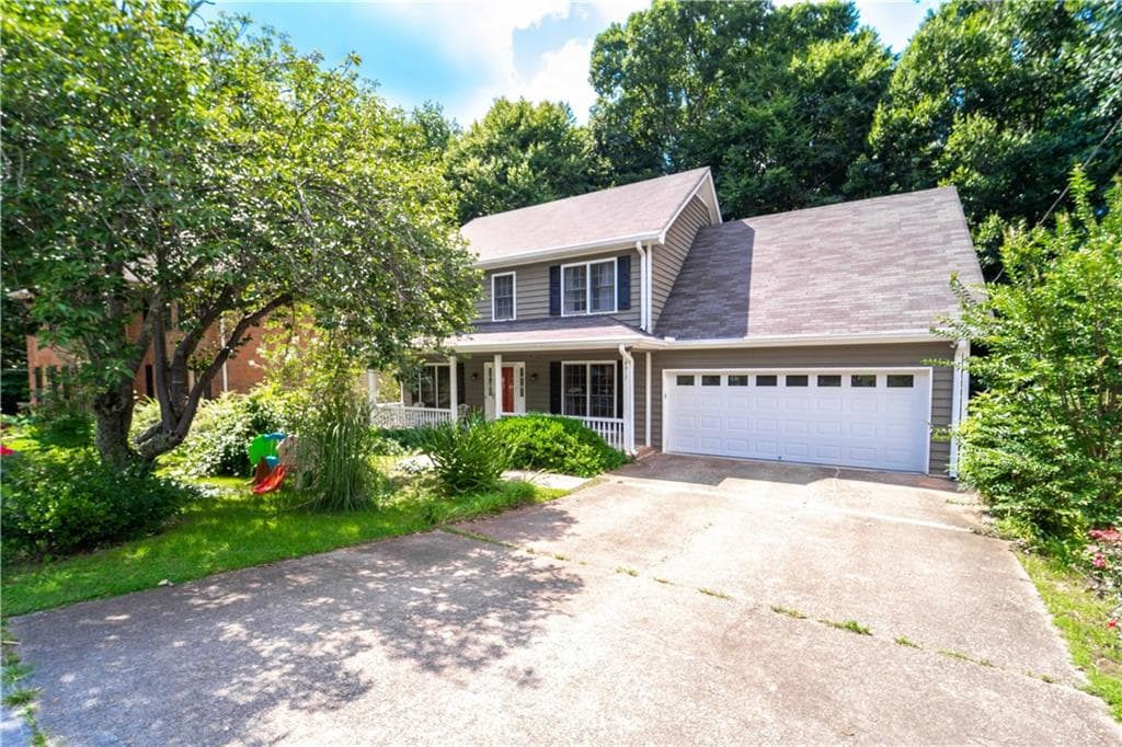 4 bedroom, 3 bathroom, 2,945 sq ft single family residence sold at 4917 Glenwhite Drive, Duluth, GA 30096