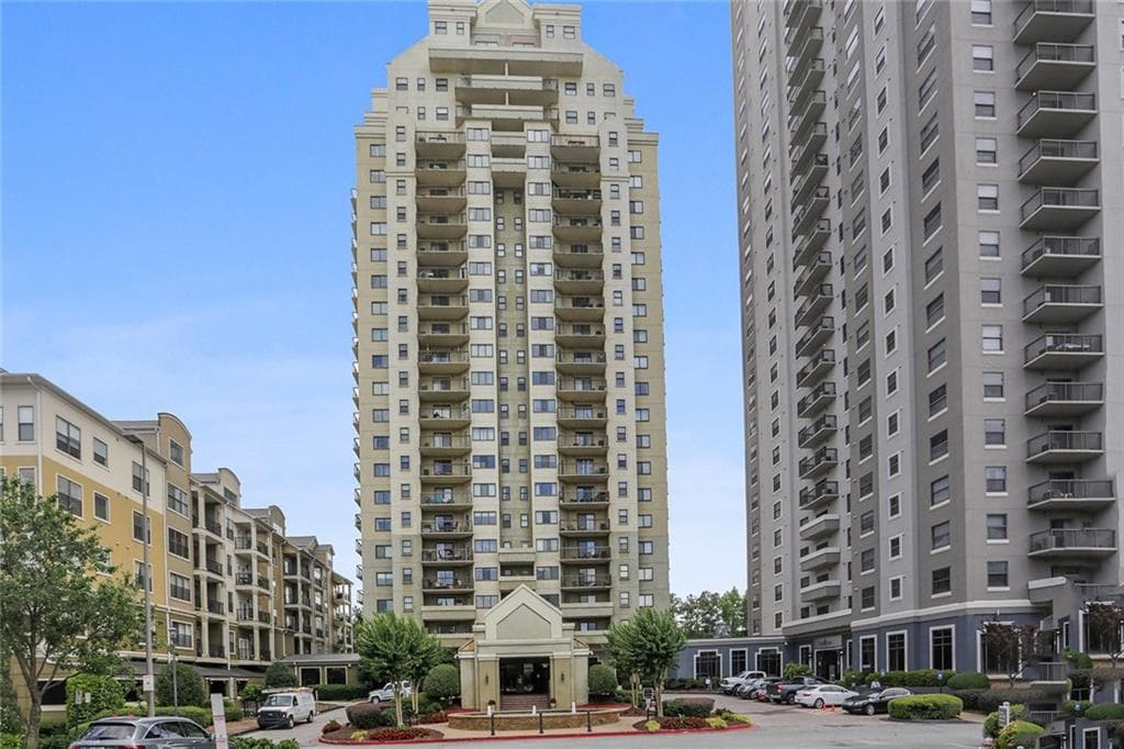 1 bedroom, 1 bathroom, 703 sq ft condominium sold at 795 Hammond Drive 705, Atlanta, GA 30328