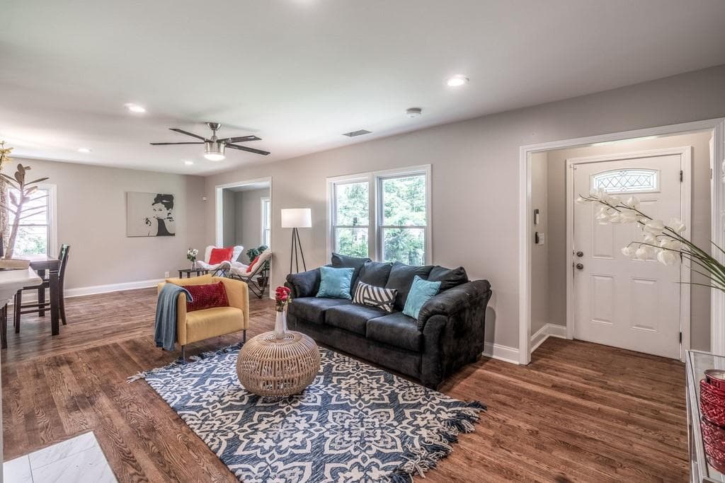 3 bedroom, 2 bathroom, 1,600 sq ft single family residence sold at 1834 Bayberry Drive, Atlanta, GA 30311