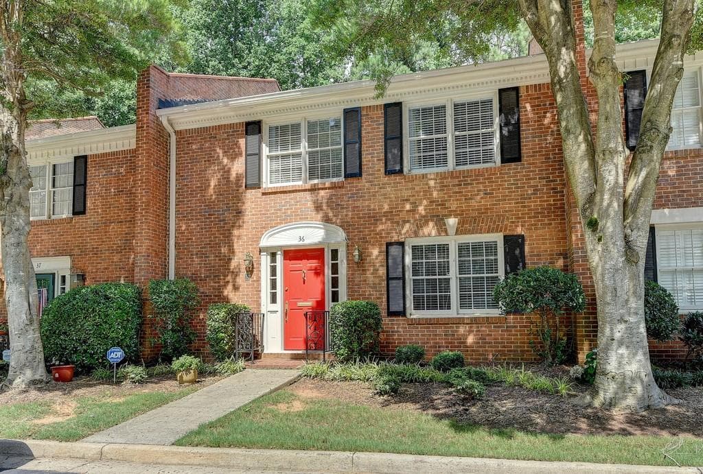 3 bedroom, 3 bathroom, 2,328 sq ft townhouse sold at 4101 Dunwoody Club Drive 36, Atlanta, GA 30350
