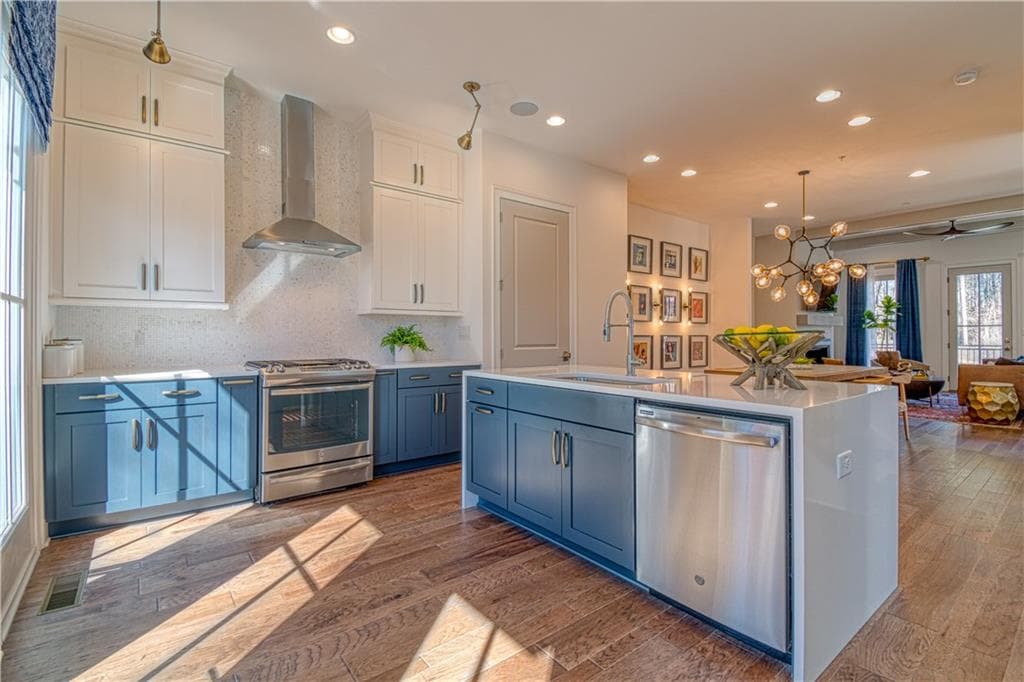 401 Bishop Lane 14, Woodstock, GA 30188 — most recent listing photo