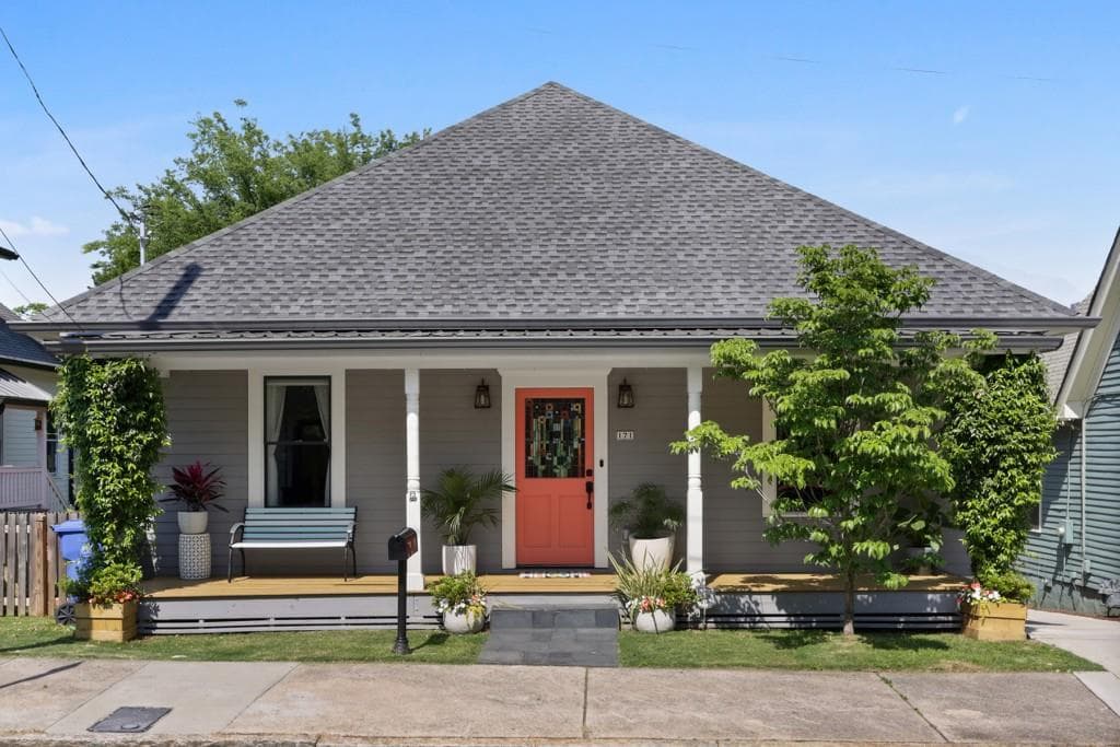 4 bedroom, 2 bathroom, 2,221 sq ft single family residence sold at 171 Savannah Street, Atlanta, GA 30316