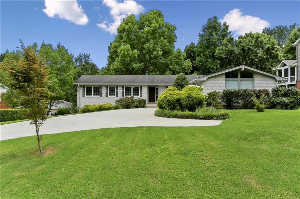 2649 Fontainebleau Drive, Dunwoody, GA 30360 — most recent listing photo