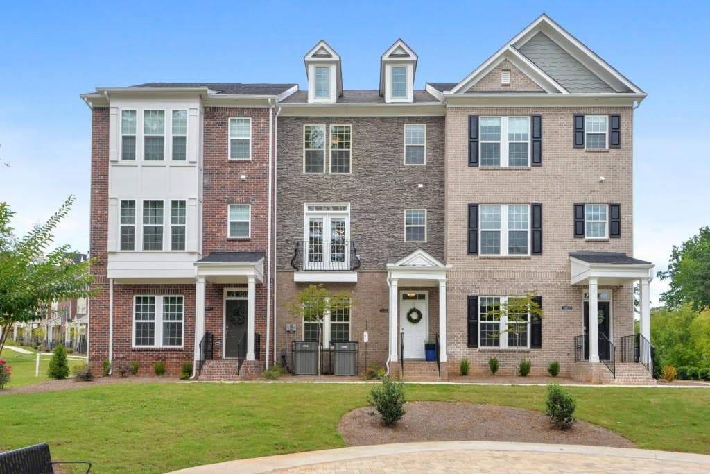 2023 Humboldt Park Lane, Decatur, GA 30033 — most recent listing photo
