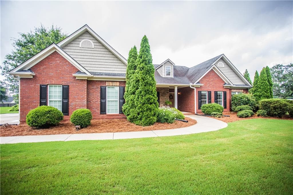 1201 White Columns Drive, Monroe, GA 30656 — most recent listing photo