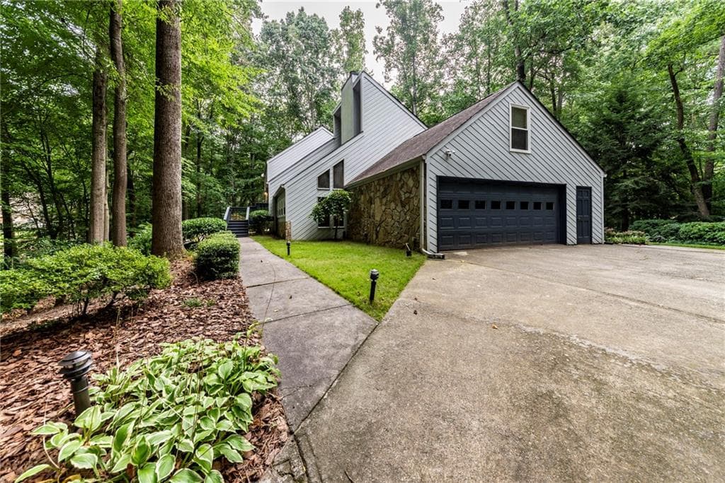 28 Brookcrest Drive, Marietta, GA 30068 — most recent listing photo