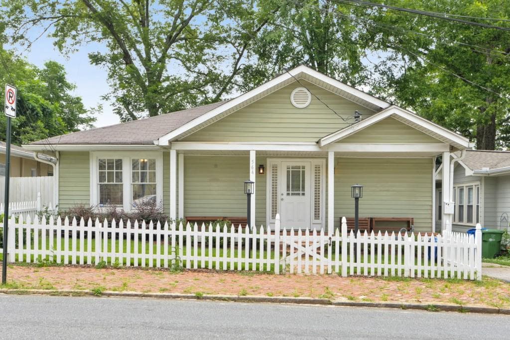 3 bedroom, 2 bathroom, 1,333 sq ft single family residence sold at 564 Winton Terrace, Atlanta, GA 30308