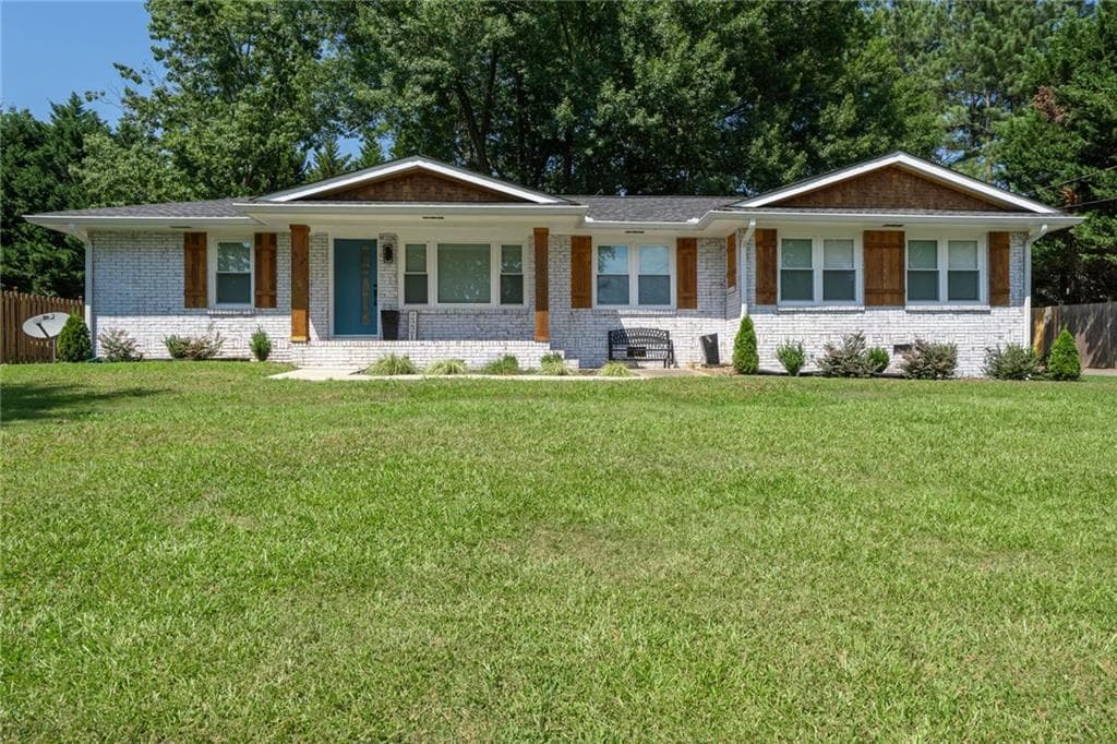 4 bedroom, 2 bathroom, 1,888 sq ft single family residence sold at 2221 Shallowford Road, Marietta, GA 30066