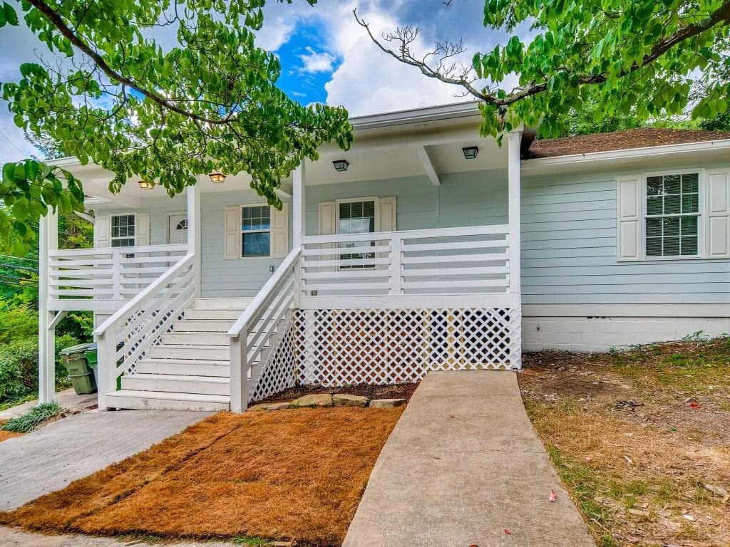 4 bedroom, 2 bathroom, 2,324 sq ft single family residence sold at 217 Carver Circle, Atlanta, GA 30314