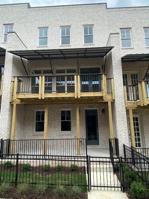 3 bedroom, 4 bathroom, 2,354 sq ft townhouse sold at 1936 Maritime Way 135, Atlanta, GA 30318