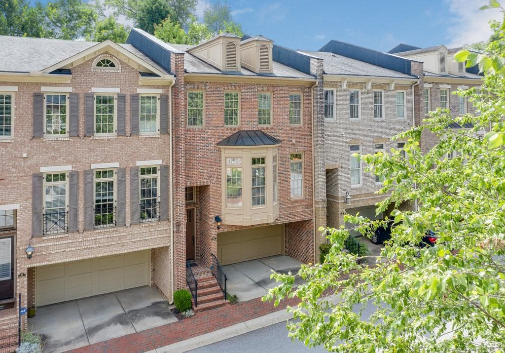 10 Candler Grove Drive, Decatur, GA 30030 — most recent listing photo