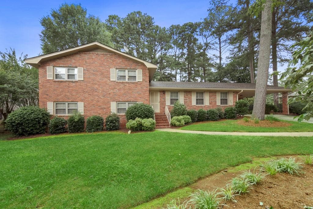 2528 Pangborn Circle, Decatur, GA 30033 — most recent listing photo