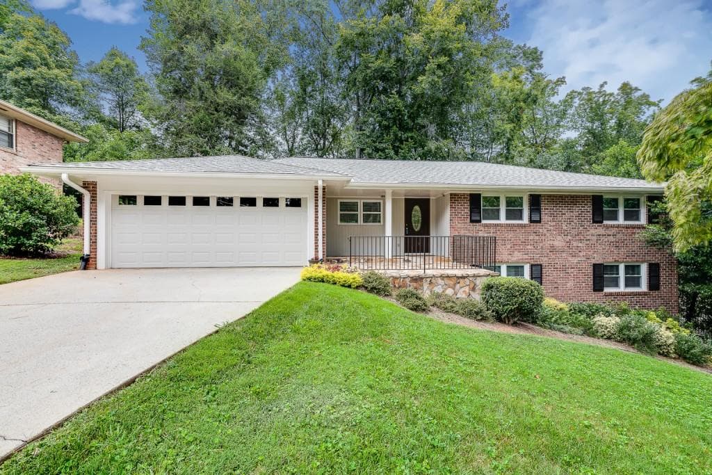 1707 Colebrook Circle, Decatur, GA 30033 — most recent listing photo