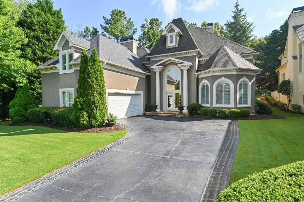 3 bedroom, 4 bathroom, 4,052 sq ft single family residence sold at 1020 Greatwood Manor, Alpharetta, GA 30005