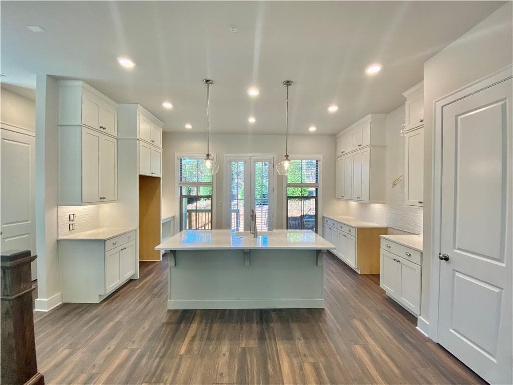 3 bedroom, 3 bathroom, 2,468 sq ft townhouse sold at 403 Bishop Lane 15, Woodstock, GA 30188