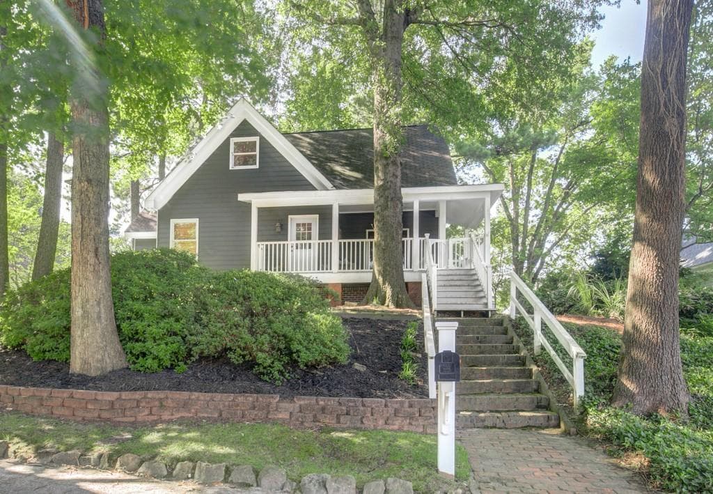 3 bedroom, 2 bathroom, 1,593 sq ft single family residence sold at 2890 Macaw Street, Atlanta, GA 30318