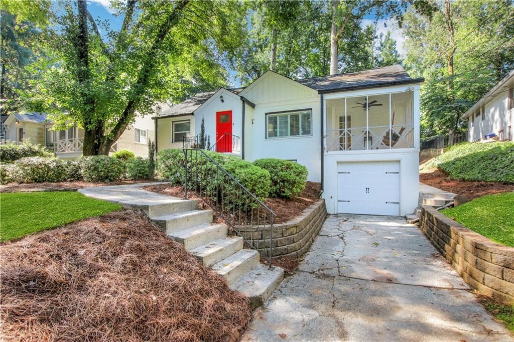 4 bedroom, 3 bathroom, 2,000 sq ft single family residence sold at 1323 University Drive, Atlanta, GA 30306