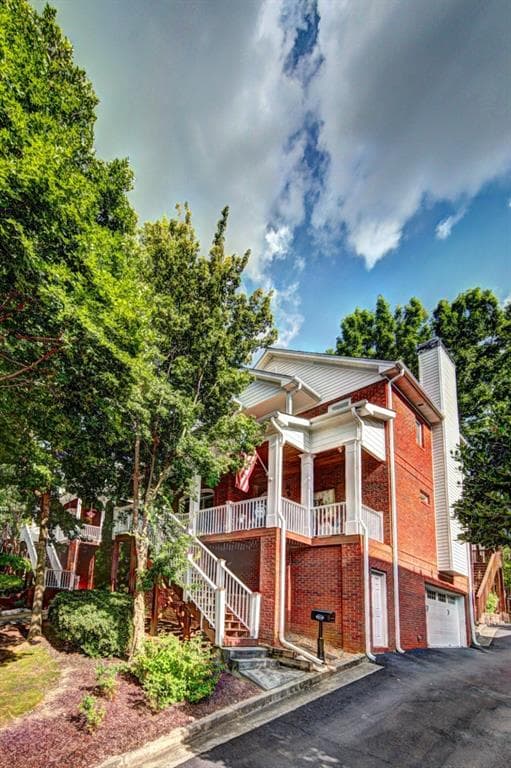 3 bedroom, 3 bathroom, 1,878 sq ft single family residence sold at 823 Saint Charles Avenue 8, Atlanta, GA 30306