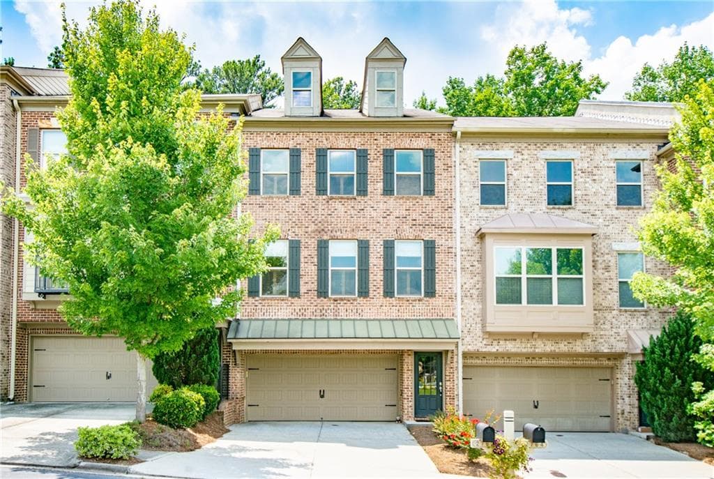3 bedroom, 4 bathroom, 2,253 sq ft townhouse sold at 2762 Laurel Valley Trail, Buford, GA 30519
