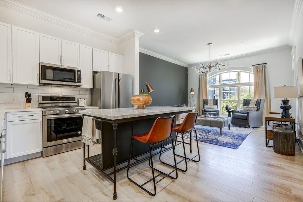 1 bedroom, 1 bathroom, 1,015 sq ft condominium sold at 625 Piedmont Avenue 3029, Atlanta, GA 30308